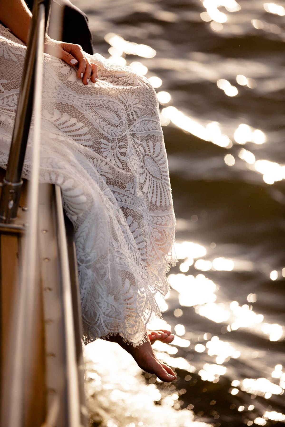 boat arrival bride in bare feet